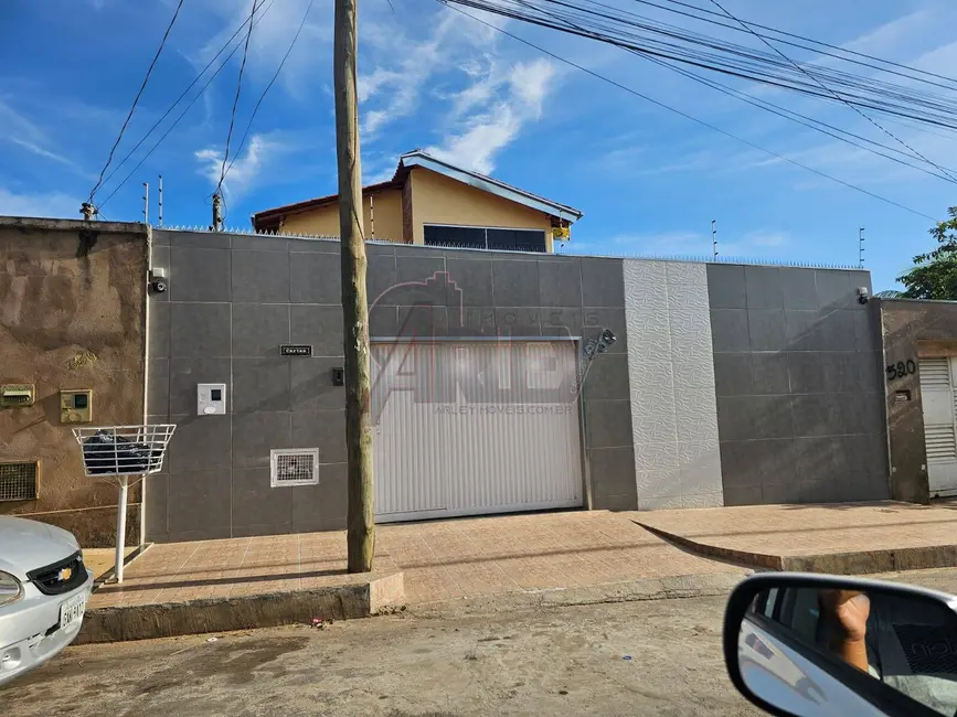 Foto 2 de Casa com 3 quartos à venda em Santa Lúcia, Montes Claros - MG