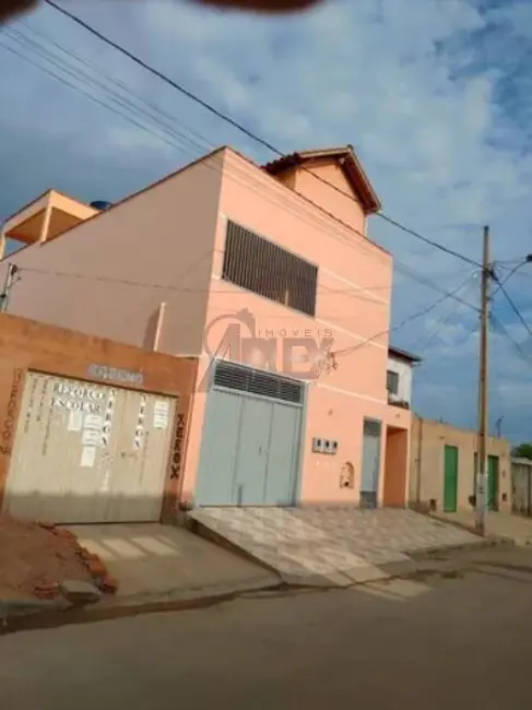 Foto 1 de Casa à venda em Santo Inácio, Montes Claros - MG