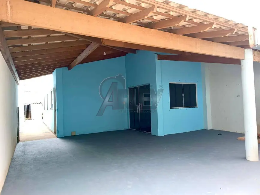 Foto 2 de Casa com 3 quartos à venda em Montes Claros - MG