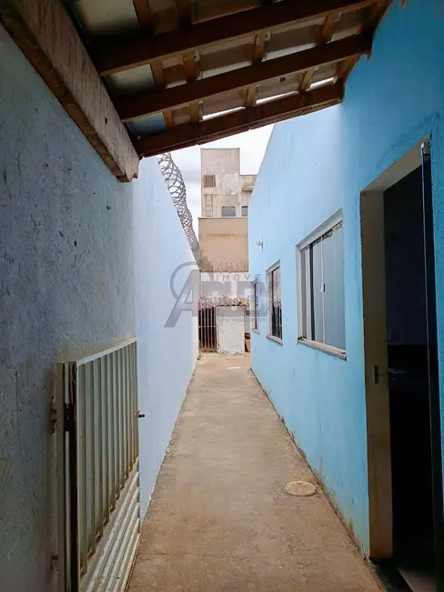 Foto 6 de Casa com 3 quartos à venda em Montes Claros - MG