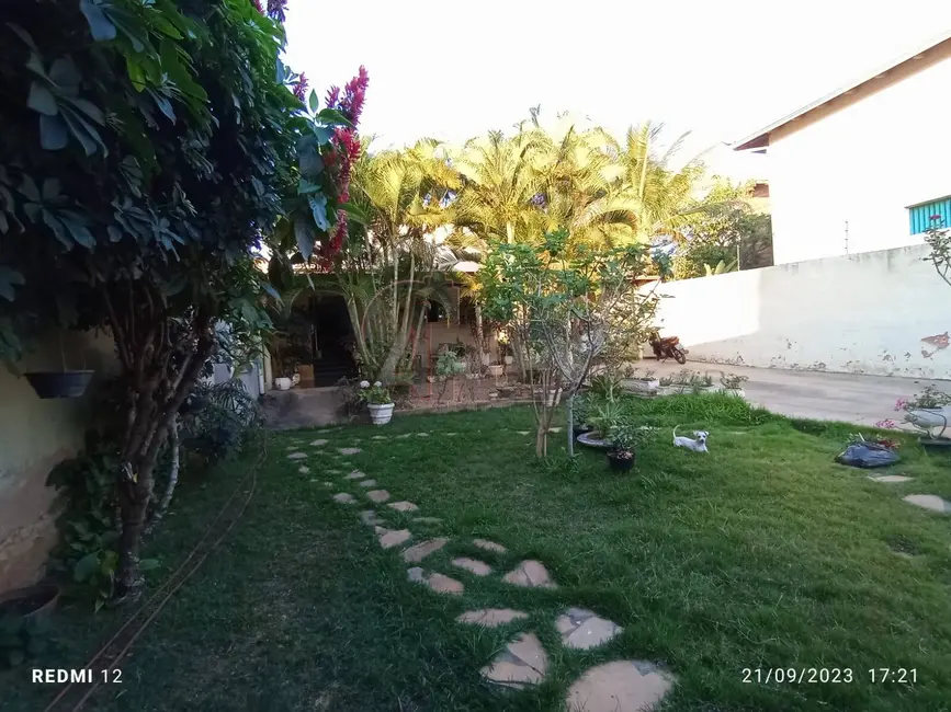 Foto 9 de Casa com 3 quartos à venda, 356m2 em São Judas Tadeu, Montes Claros - MG