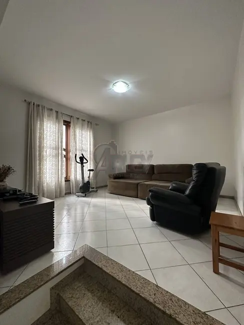 Foto 2 de Casa com 3 quartos à venda, 200m2 em Todos os Santos, Montes Claros - MG
