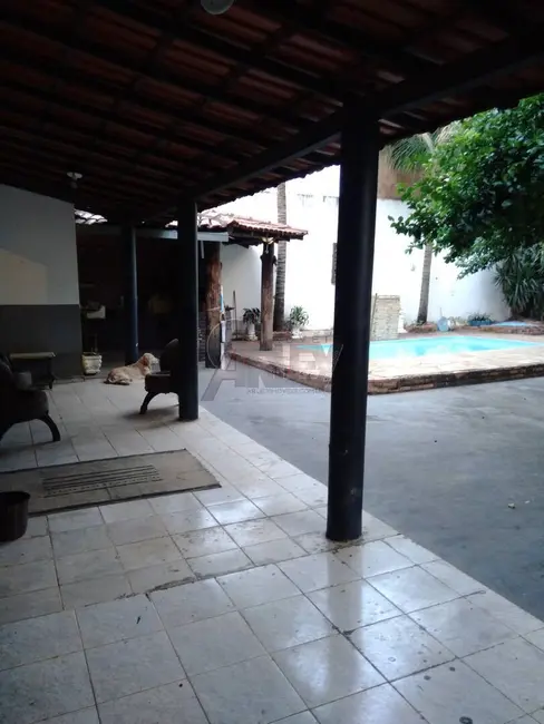 Foto 2 de Casa com 2 quartos à venda, 390m2 em Santo Inácio, Montes Claros - MG