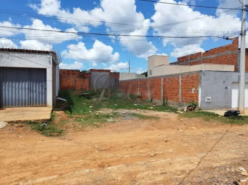 Foto 3 de Terreno / Lote à venda, 200m2 em Vila Real, Montes Claros - MG