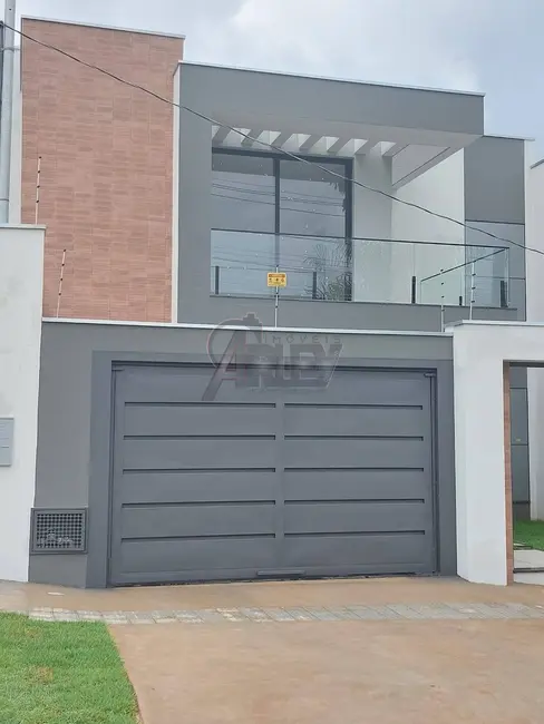 Foto 2 de Casa de Condomínio com 3 quartos à venda em Montes Claros - MG