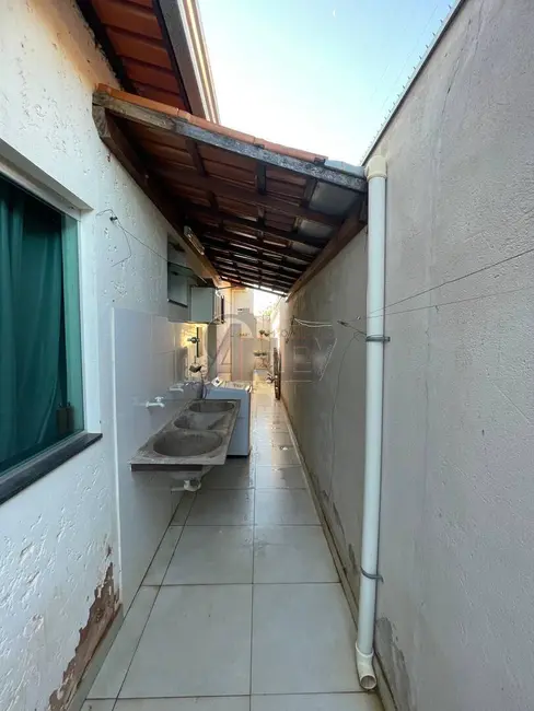 Foto 8 de Casa com 3 quartos à venda, 120m2 em Universitário, Montes Claros - MG