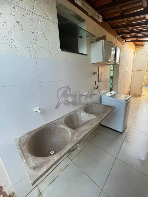 Foto 9 de Casa com 3 quartos à venda, 120m2 em Universitário, Montes Claros - MG