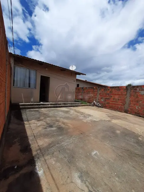 Foto 2 de Casa com 2 quartos à venda, 150m2 em Residencial Minas Gerais, Montes Claros - MG