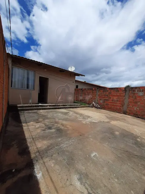 Foto 1 de Casa com 2 quartos à venda, 150m2 em Residencial Minas Gerais, Montes Claros - MG