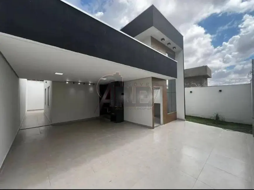 Foto 2 de Casa de Condomínio com 3 quartos à venda, 180m2 em Montes Claros - MG