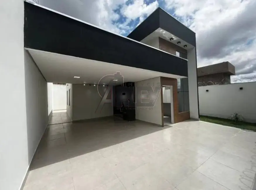 Foto 1 de Casa de Condomínio com 3 quartos à venda, 180m2 em Montes Claros - MG