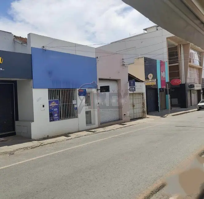 Foto 5 de Casa à venda em Centro, Montes Claros - MG