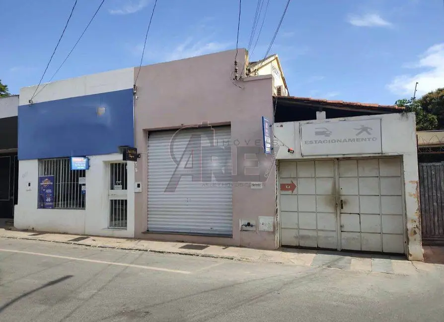 Foto 2 de Casa à venda em Centro, Montes Claros - MG