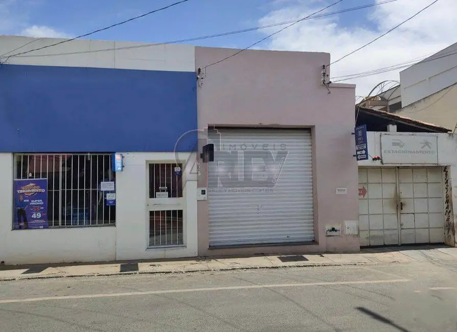 Foto 6 de Casa à venda em Centro, Montes Claros - MG