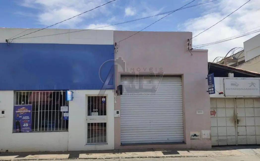 Foto 3 de Casa à venda em Centro, Montes Claros - MG