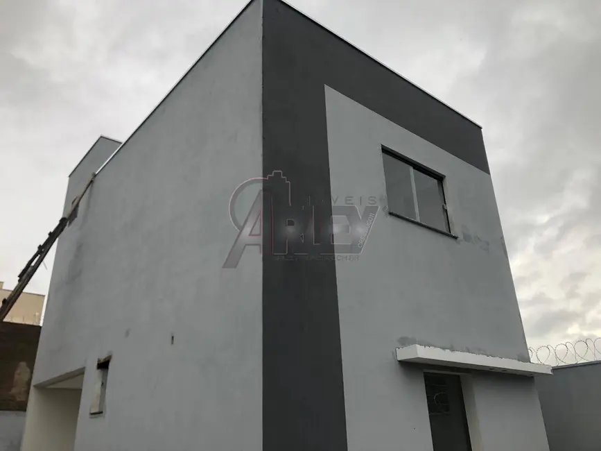 Foto 2 de Casa de Condomínio com 3 quartos à venda em Montes Claros - MG