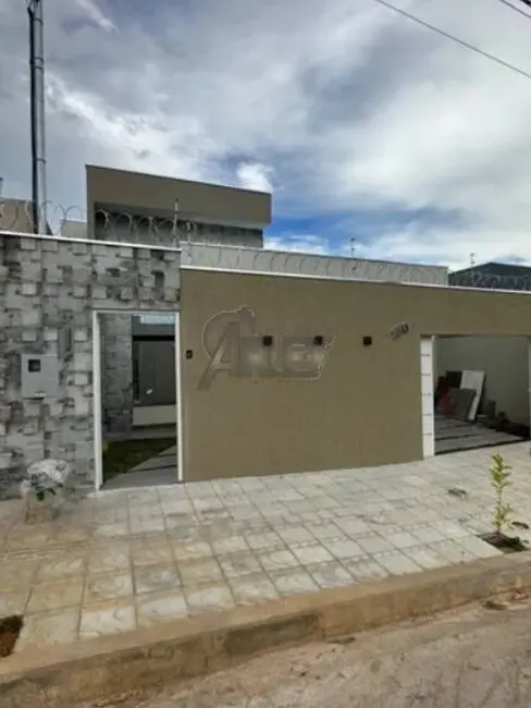 Foto 1 de Casa de Condomínio com 3 quartos à venda em Montes Claros - MG