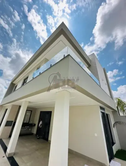 Foto 2 de Casa à venda, 300m2 em Ibituruna, Montes Claros - MG