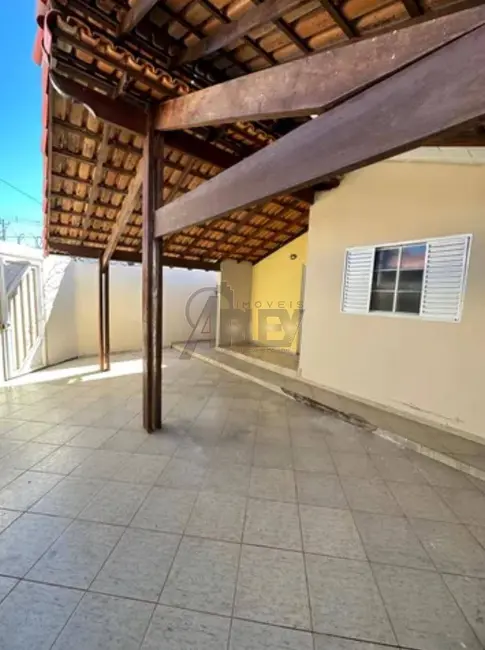 Foto 1 de Casa com 3 quartos à venda, 120m2 em Planalto, Montes Claros - MG