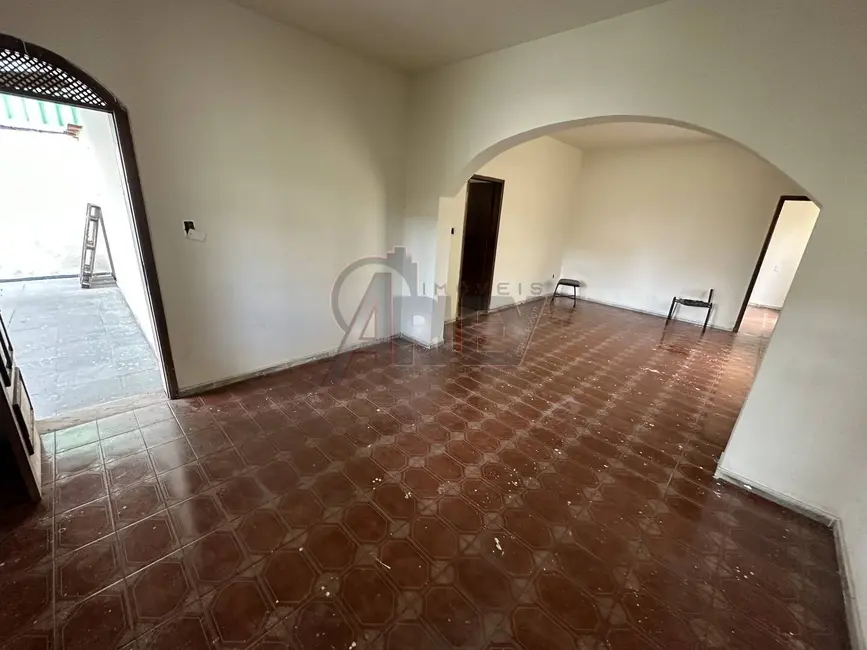 Casa com 3 quartos à venda, 180m2 em João Gordo, Montes Claros - MG - imagem 8 Foto 8 de Casa com 3 quartos à venda, 180m2 em João Gordo, Montes Claros - MG