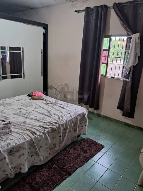 Foto 2 de Casa com 4 quartos à venda, 300m2 em Maracanã, Montes Claros - MG
