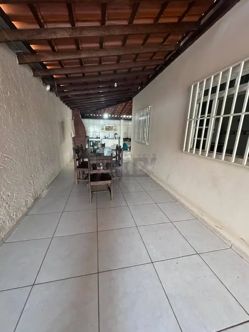 Foto 7 de Casa com 3 quartos à venda, 200m2 em Independência, Montes Claros - MG