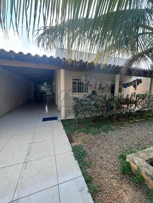 Foto 2 de Casa com 3 quartos à venda, 200m2 em Independência, Montes Claros - MG