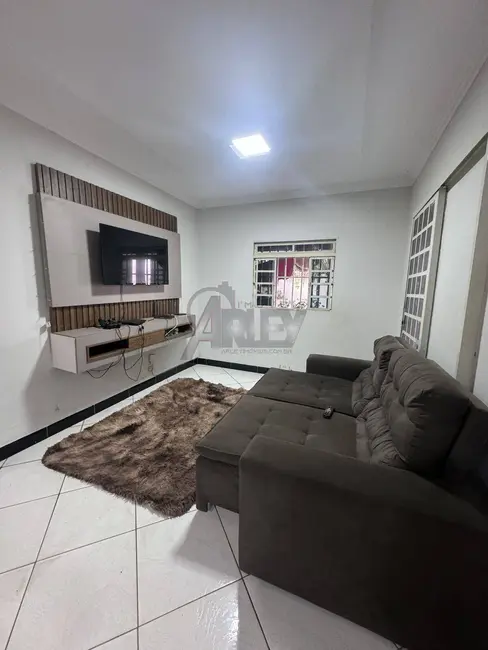 Foto 8 de Casa com 3 quartos à venda, 200m2 em Independência, Montes Claros - MG