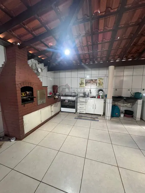 Foto 4 de Casa com 3 quartos à venda, 200m2 em Independência, Montes Claros - MG