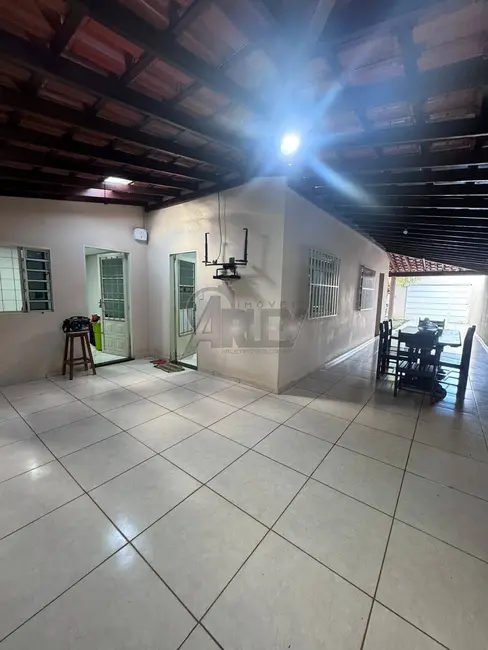 Foto 5 de Casa com 3 quartos à venda, 200m2 em Independência, Montes Claros - MG