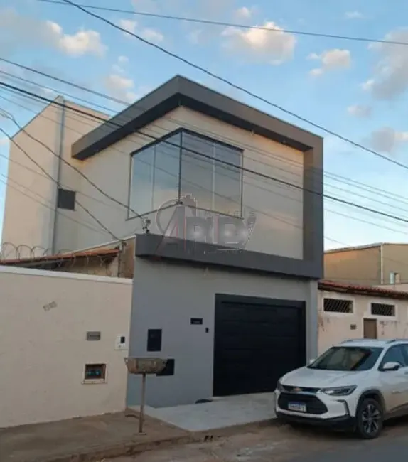 Foto 2 de Casa com 3 quartos à venda, 180m2 em Santa Rafaela, Montes Claros - MG