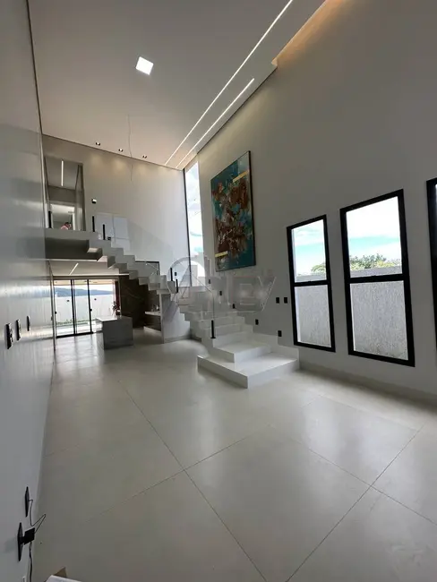 Foto 5 de Casa com 4 quartos à venda, 211m2 em Montes Claros - MG