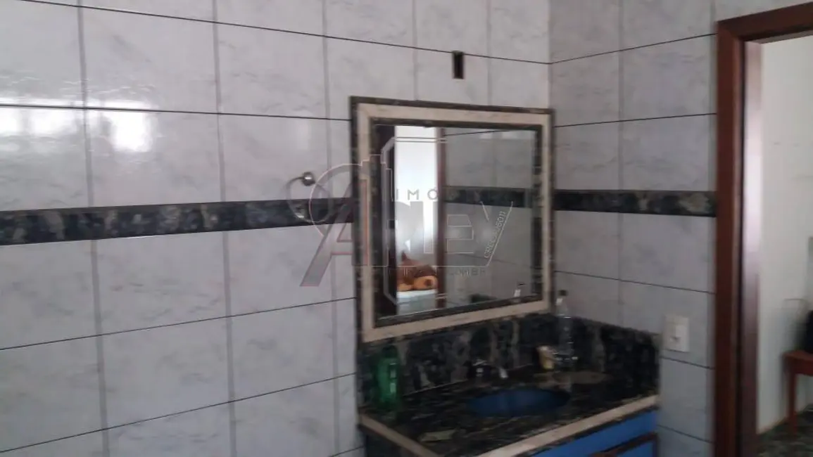 Foto 3 de Casa com 6 quartos à venda, 300m2 em Monte Carmelo, Montes Claros - MG