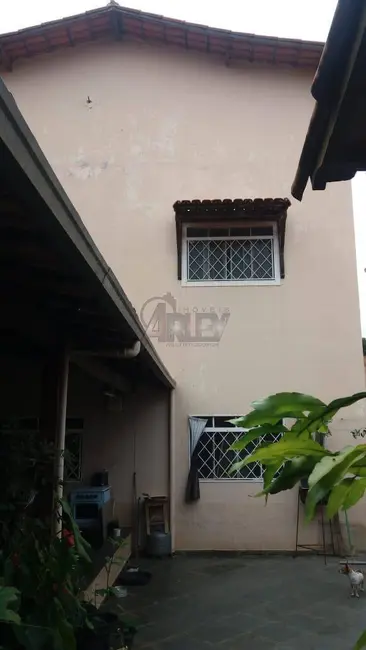 Foto 8 de Casa com 6 quartos à venda, 300m2 em Monte Carmelo, Montes Claros - MG