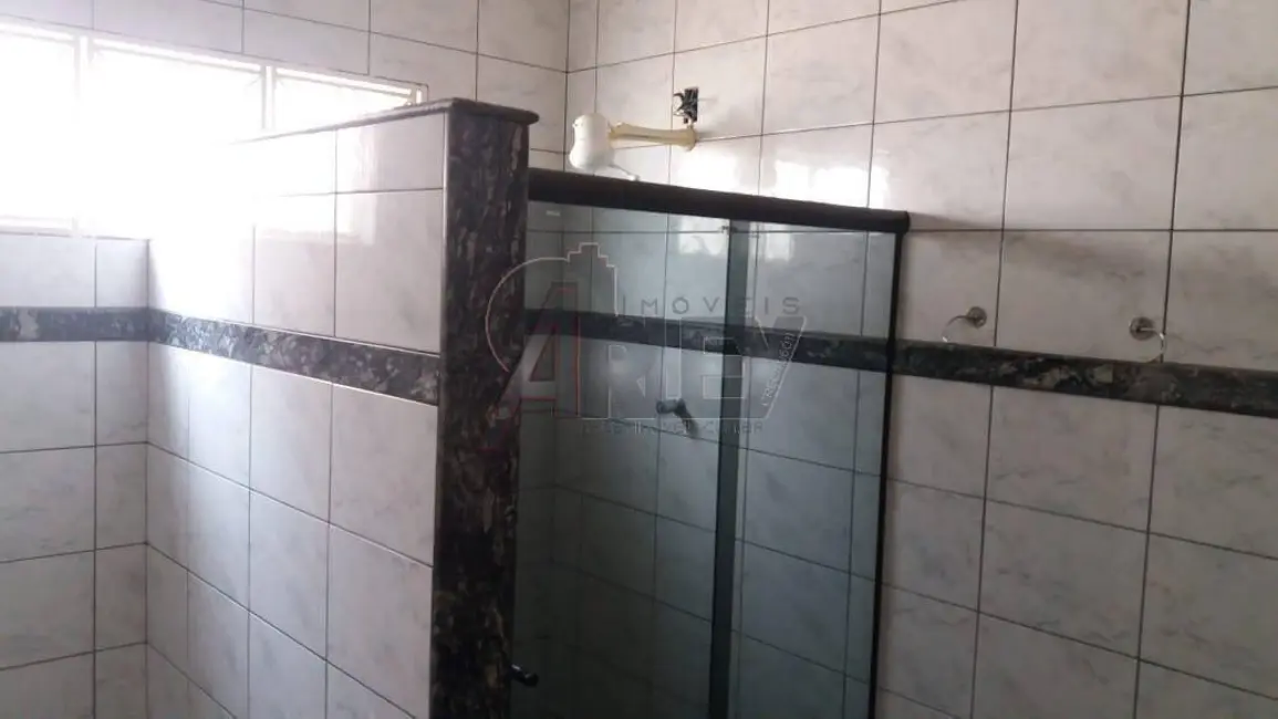 Foto 4 de Casa com 6 quartos à venda, 300m2 em Monte Carmelo, Montes Claros - MG