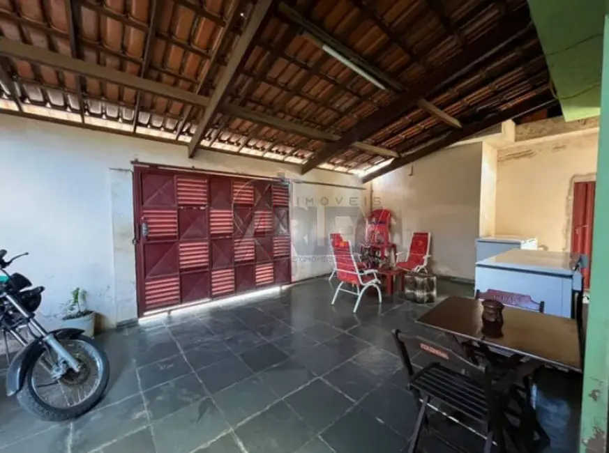 Foto 5 de Casa com 3 quartos à venda, 360m2 em Jardim Palmeiras, Montes Claros - MG