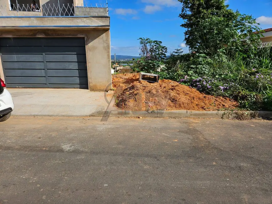 Foto 2 de Terreno / Lote à venda em Interlagos, Montes Claros - MG