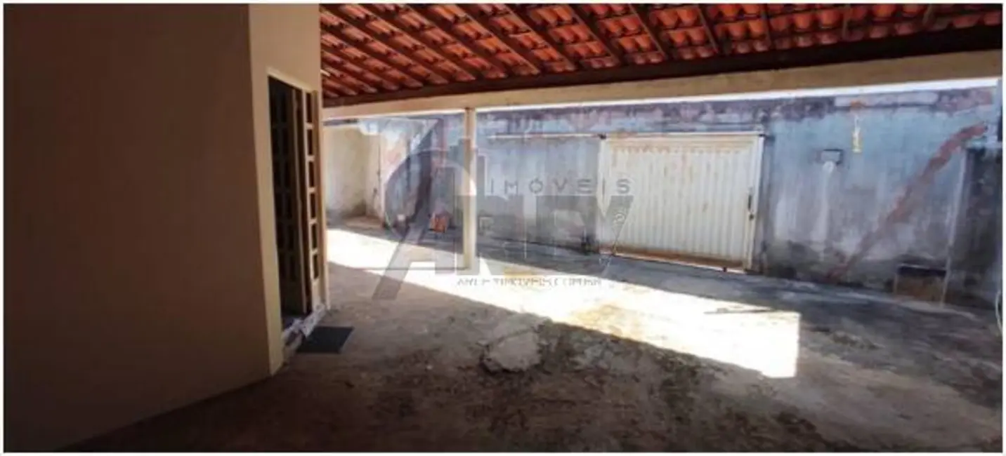 Casa com 3 quartos à venda, 378m2 em Jardim Palmeiras, Montes Claros - MG - imagem 3 Foto 3 de Casa com 3 quartos à venda, 378m2 em Jardim Palmeiras, Montes Claros - MG