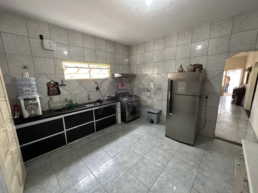 Foto 1 de Casa com 3 quartos à venda em Planalto, Montes Claros - MG