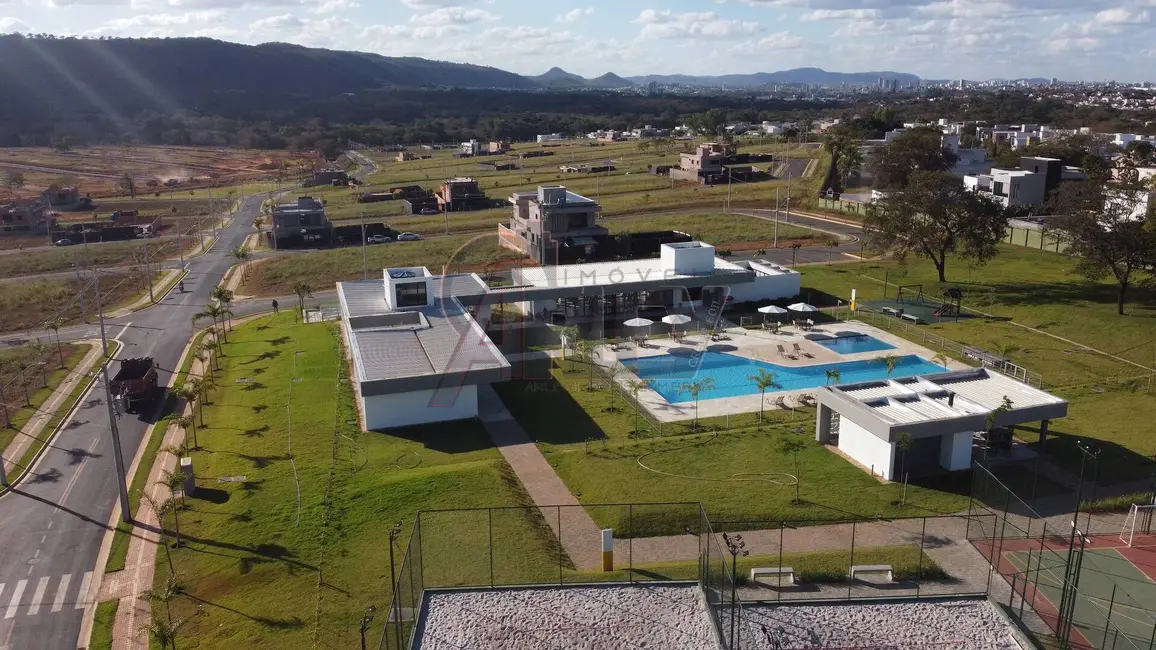 Foto 4 de Terreno / Lote à venda, 300m2 em Montes Claros - MG