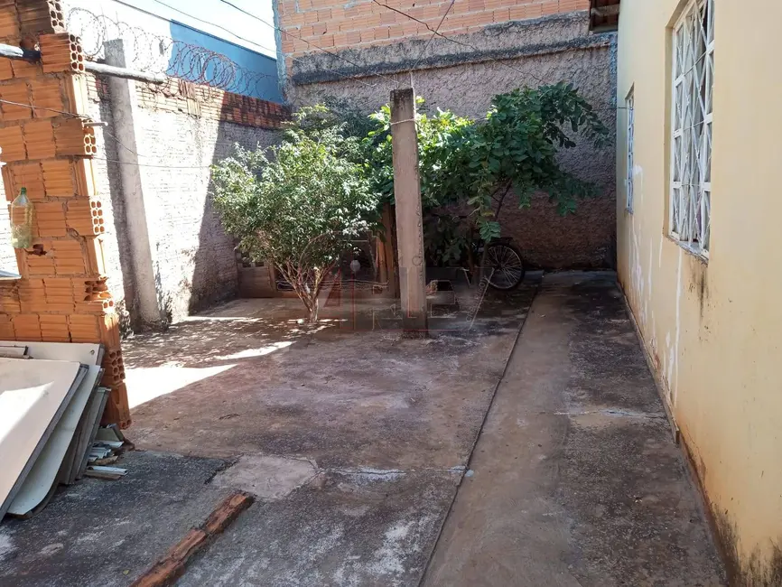 Foto 6 de Casa com 3 quartos à venda, 200m2 em Carmelo, Montes Claros - MG