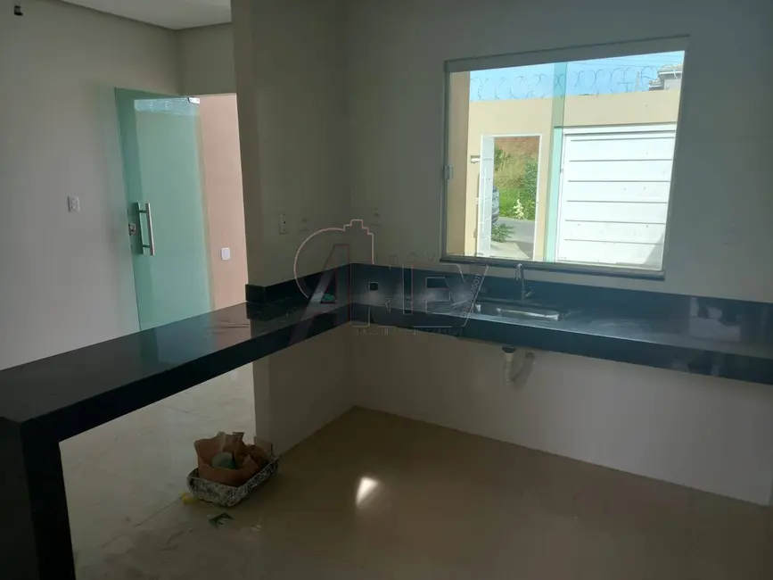 Foto 2 de Casa de Condomínio com 3 quartos à venda, 110m2 em Planalto, Montes Claros - MG