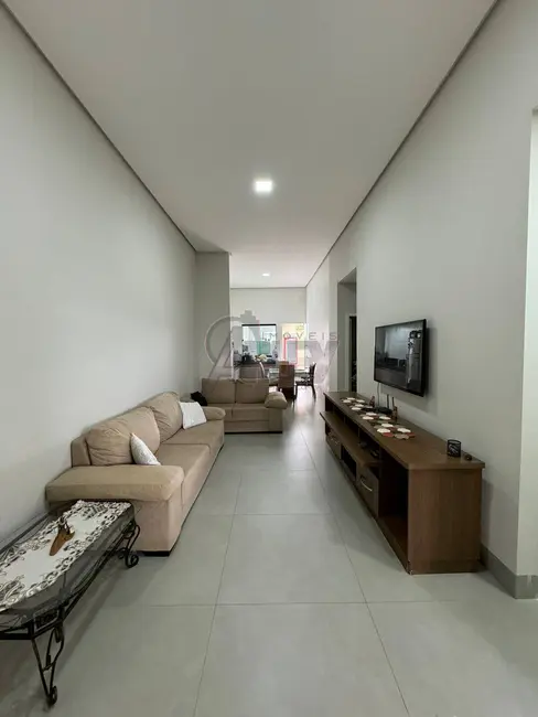 Foto 3 de Casa com 3 quartos à venda, 140m2 em Montes Claros - MG