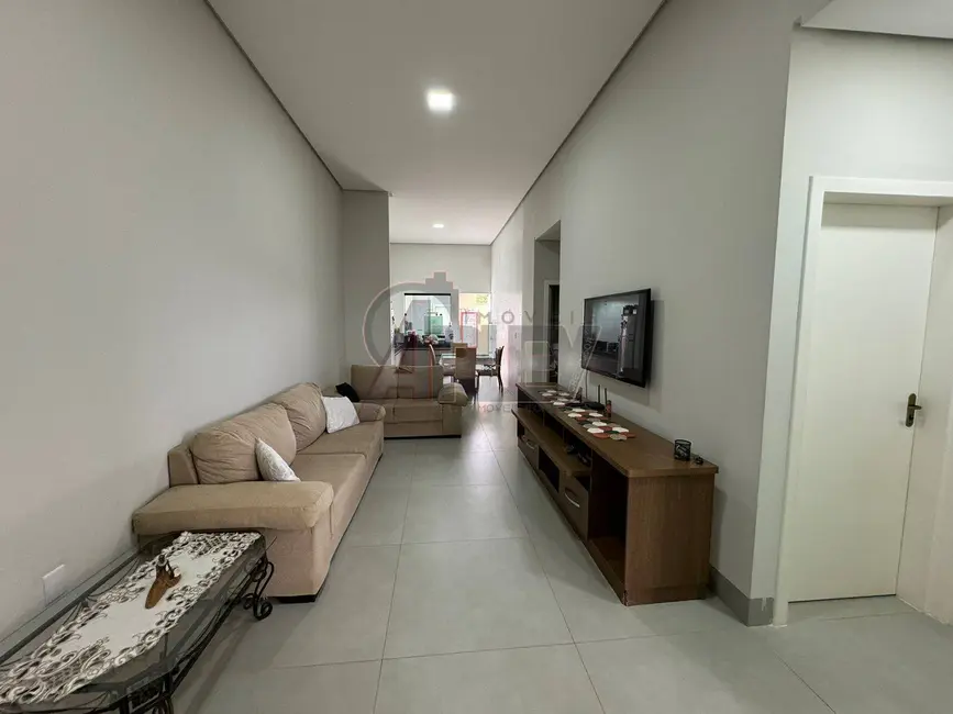 Foto 6 de Casa com 3 quartos à venda, 140m2 em Montes Claros - MG