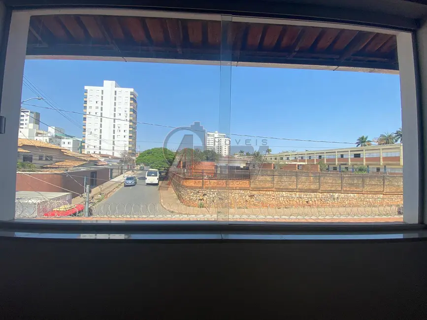 Foto 6 de Casa com 3 quartos à venda, 720m2 em Cidade Santa Maria, Montes Claros - MG