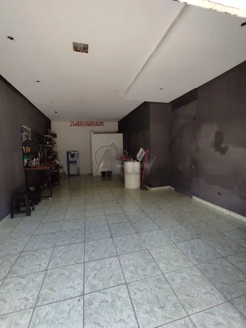 Casa com 3 quartos à venda, 300m2 em Maracanã, Montes Claros - MG - imagem 5 Foto 5 de Casa com 3 quartos à venda, 300m2 em Maracanã, Montes Claros - MG