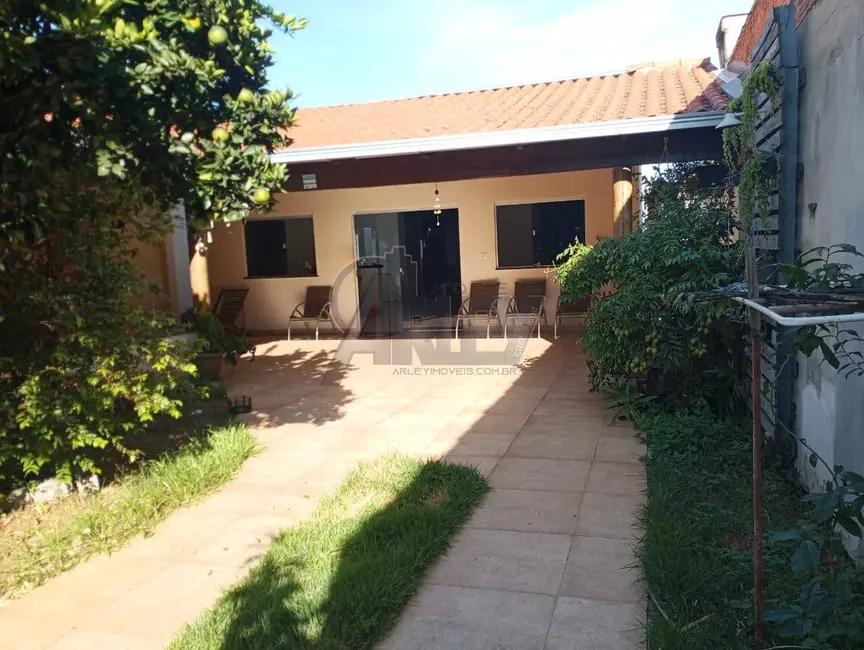 Casa com 3 quartos à venda, 300m2 em Maracanã, Montes Claros - MG - imagem 1 Foto 1 de Casa com 3 quartos à venda, 300m2 em Maracanã, Montes Claros - MG