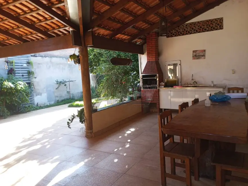 Casa com 3 quartos à venda, 300m2 em Maracanã, Montes Claros - MG - imagem 4 Foto 4 de Casa com 3 quartos à venda, 300m2 em Maracanã, Montes Claros - MG