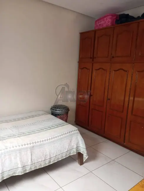 Casa com 3 quartos à venda, 300m2 em Maracanã, Montes Claros - MG - imagem 9 Foto 9 de Casa com 3 quartos à venda, 300m2 em Maracanã, Montes Claros - MG