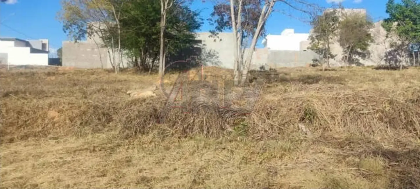 Foto 1 de Terreno / Lote à venda, 428m2 em Montes Claros - MG
